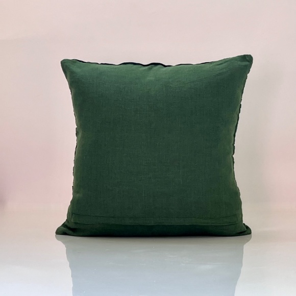 Southern Living Pintuck rust pillow cover - Picture 3 of 6